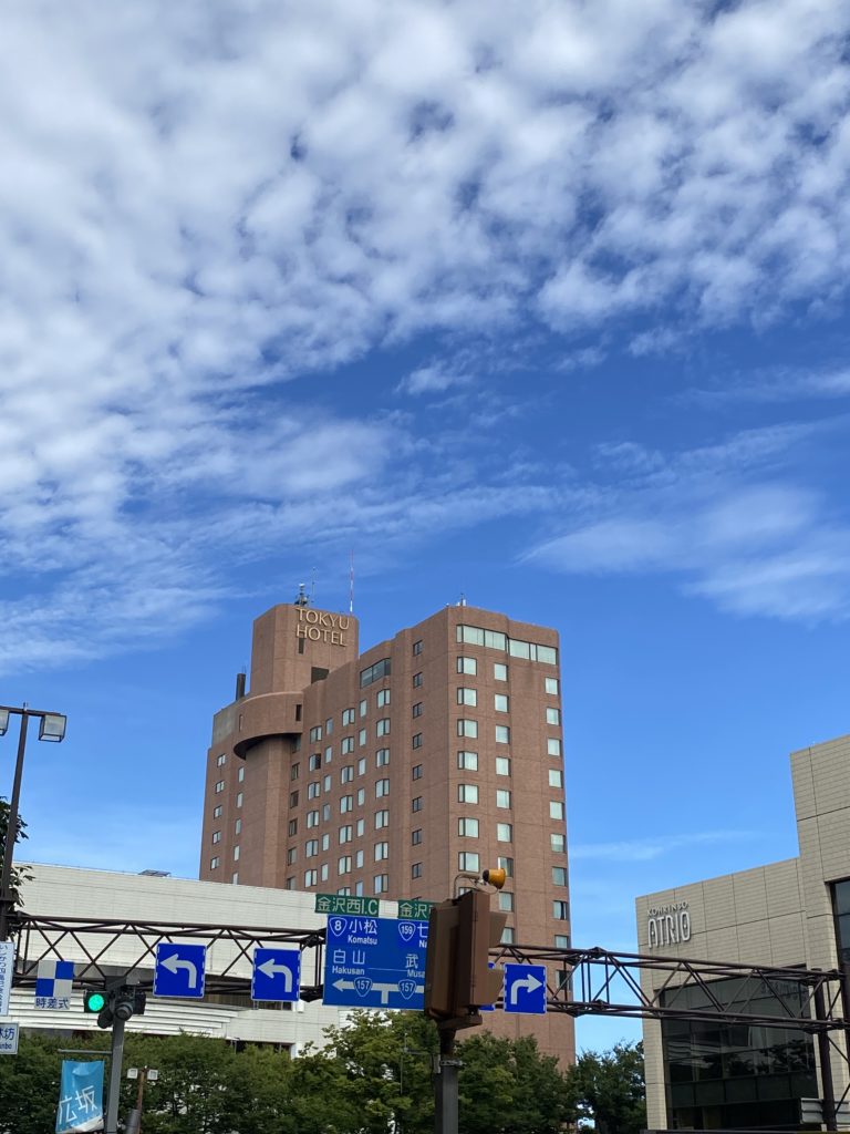 夏の青空です。2023年今年も暑い夏です